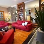 بيت للعطل House Tago