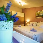 بيت للعطل House Tago Kaštela