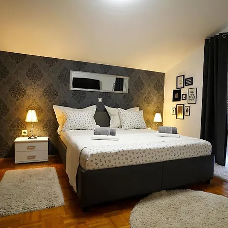 House Tago بيت للعطل *