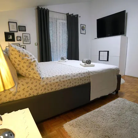 House Tago 펜션 Kaštela